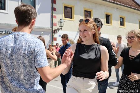 Kamnik danes v znamenju maturantske četvorke, v kateri je zaplesalo preko 200 maturantk in maturantov (46)